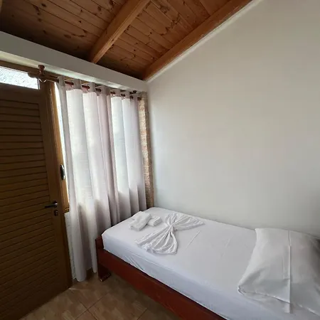 Vrekaj Apartment Ksamil